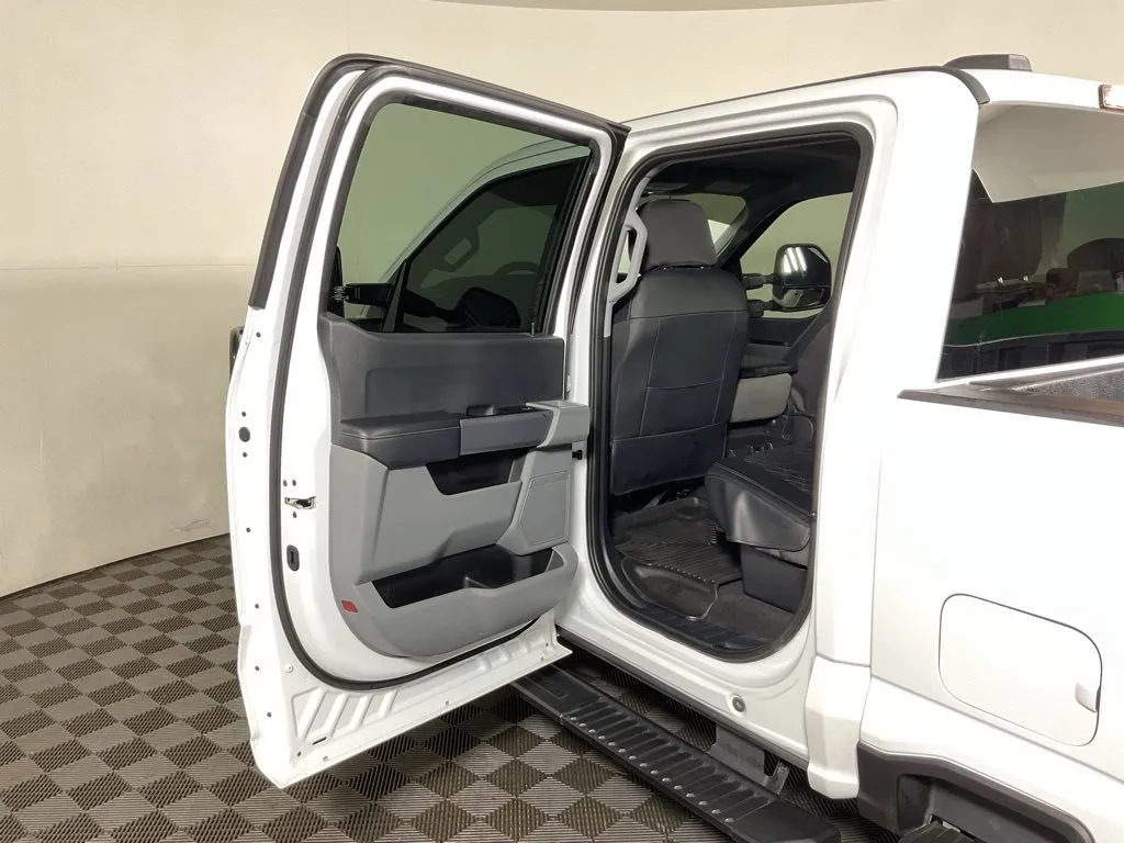 Ford F350SD photo 28