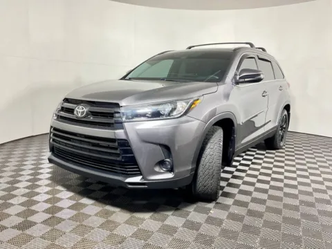 Photos of 2019 Toyota Highlander SE for sale in Athens, OH at Don Wood Toyota