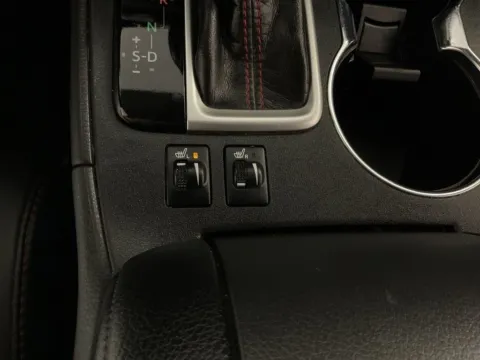 More photos of 2019 Toyota Highlander SE at Don Wood Toyota, OH