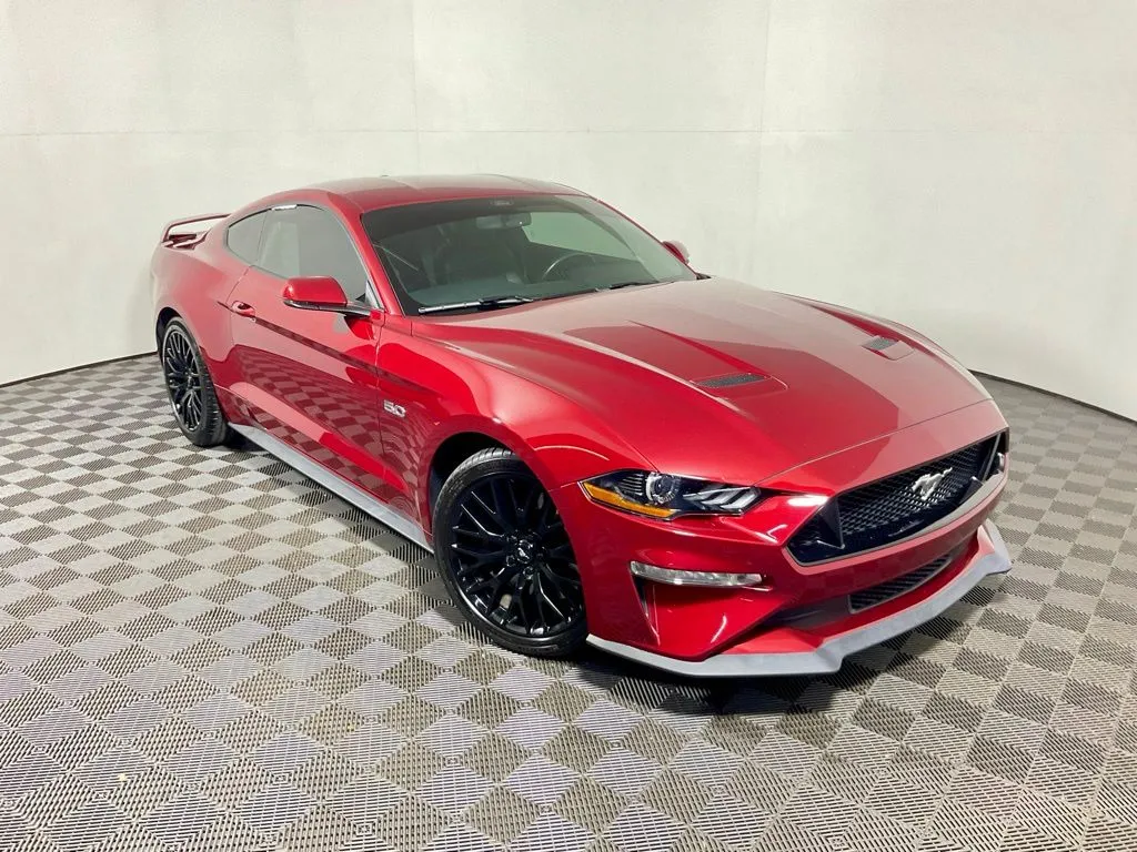 Ford Mustang photo 5