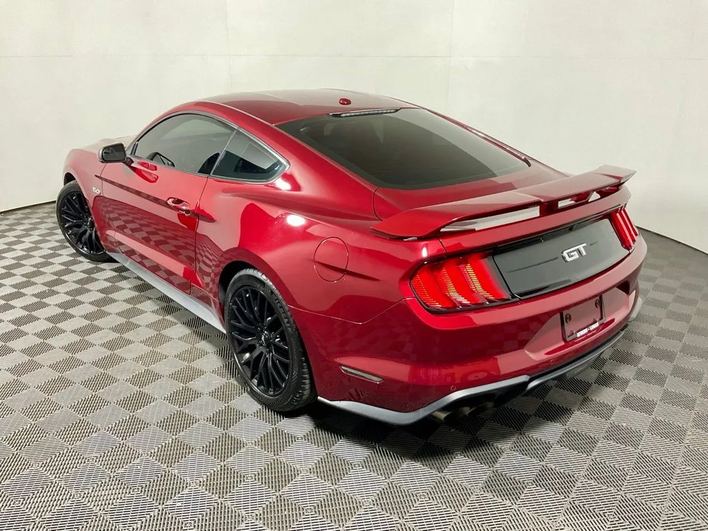 Ford Mustang photo 11
