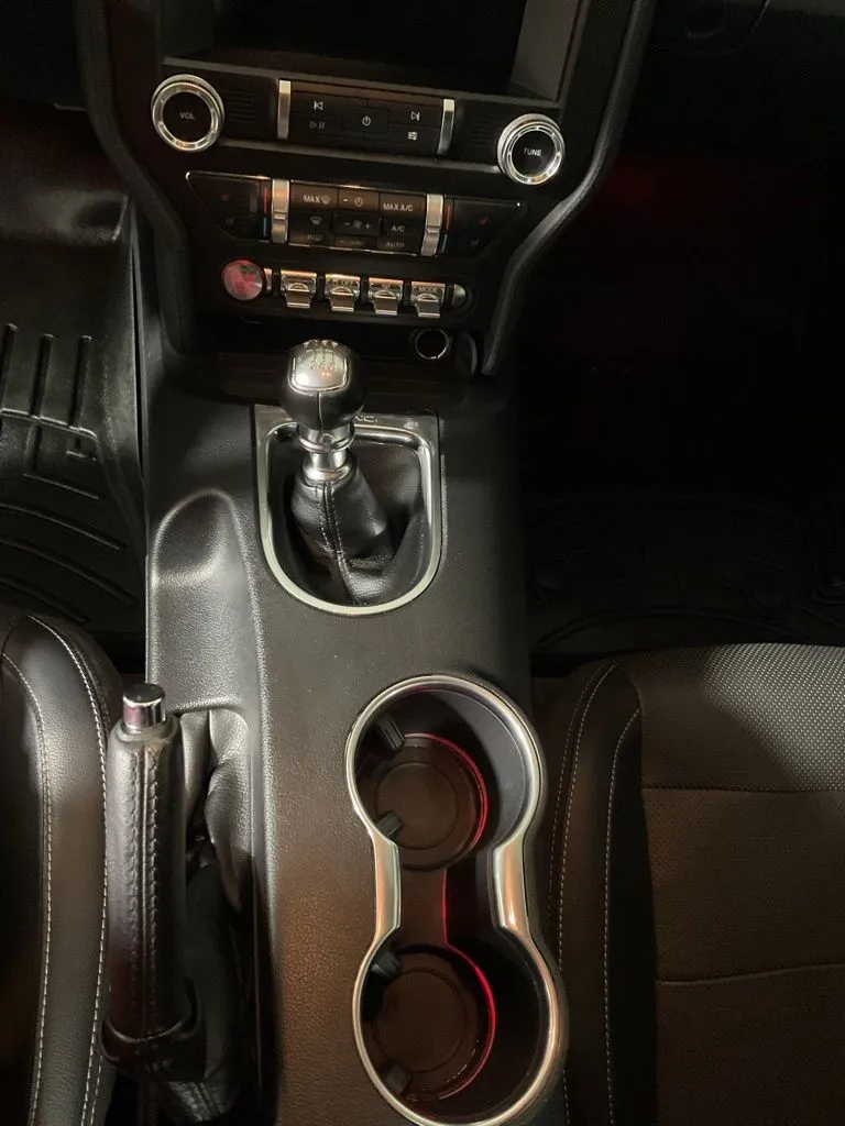 Ford Mustang photo 28