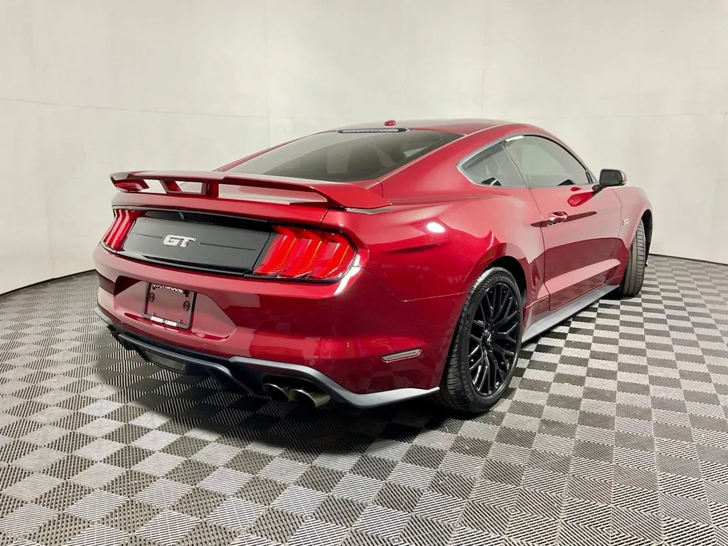 Ford Mustang photo 15