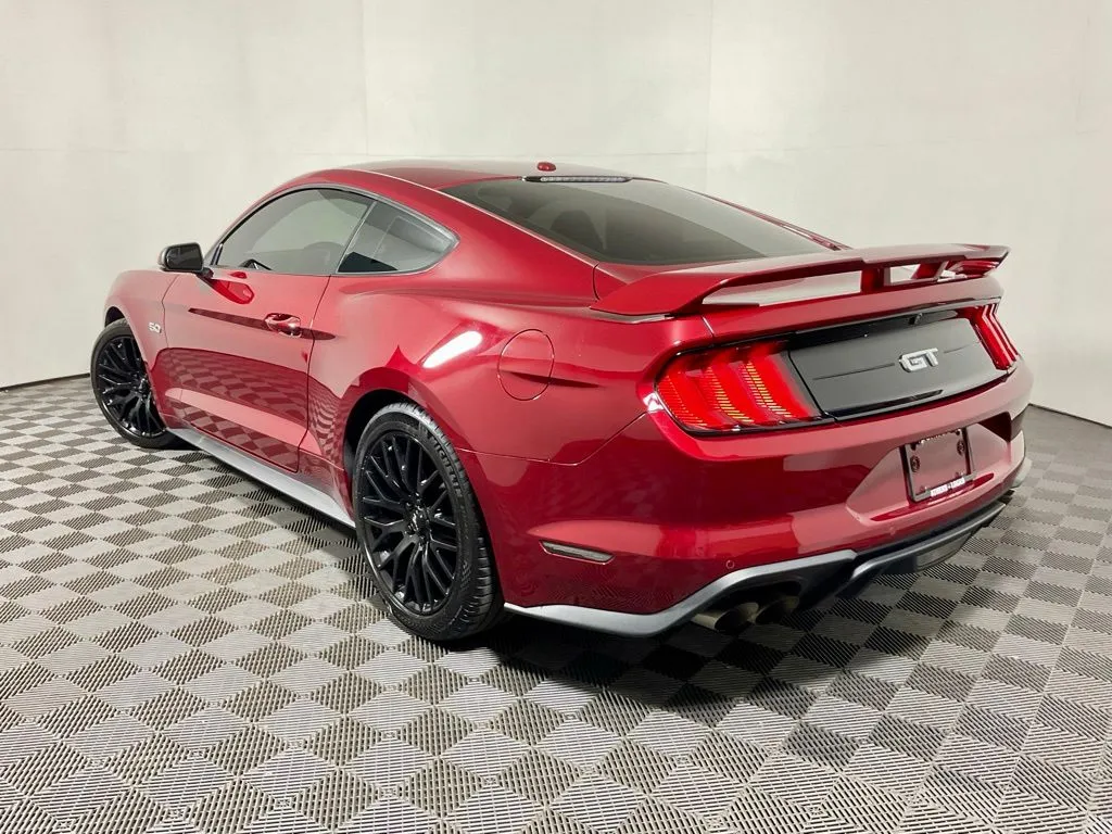 Ford Mustang photo 10