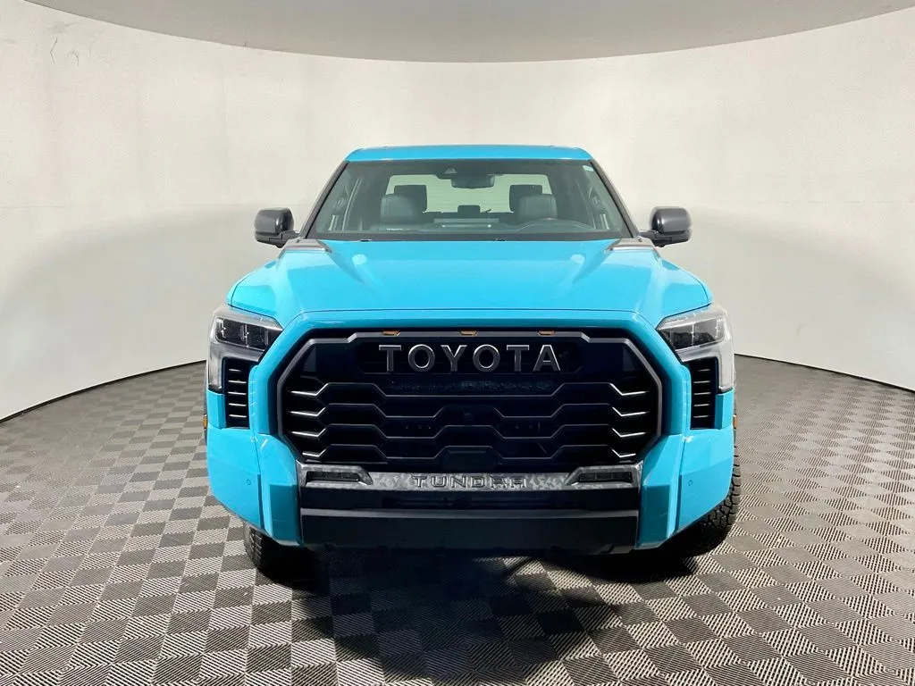 Toyota Tundra photo 8