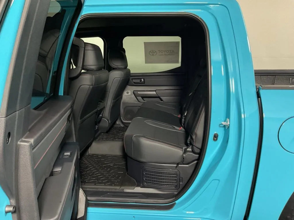 Toyota Tundra photo 32