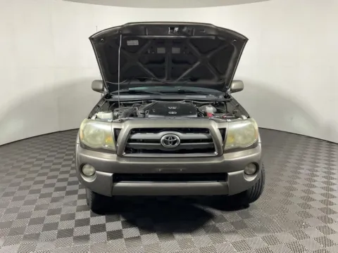 More photos of 2010 Toyota Tacoma at Don Wood Toyota, OH