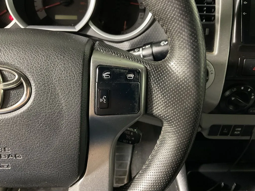 Toyota Tacoma photo 21