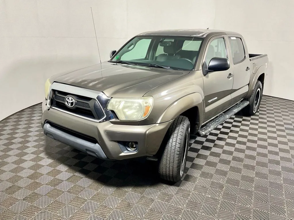 Toyota Tacoma photo 7