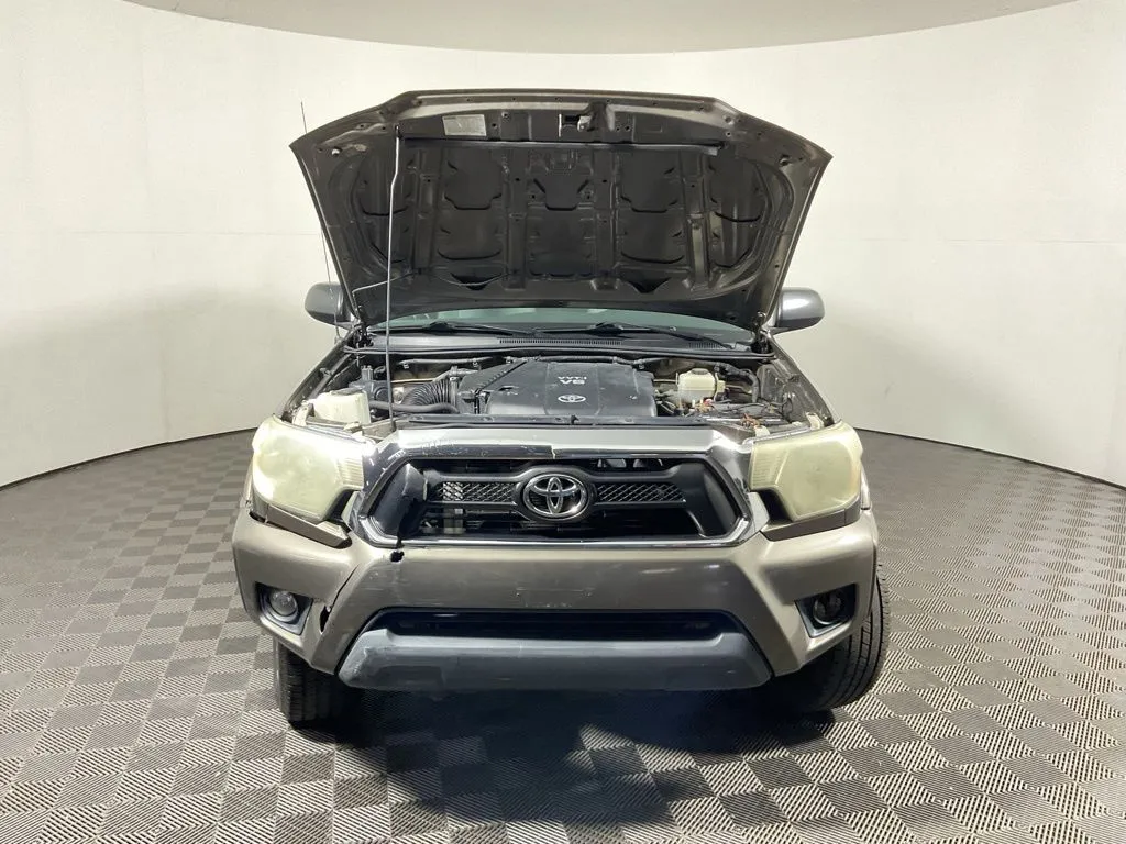 Toyota Tacoma photo 5