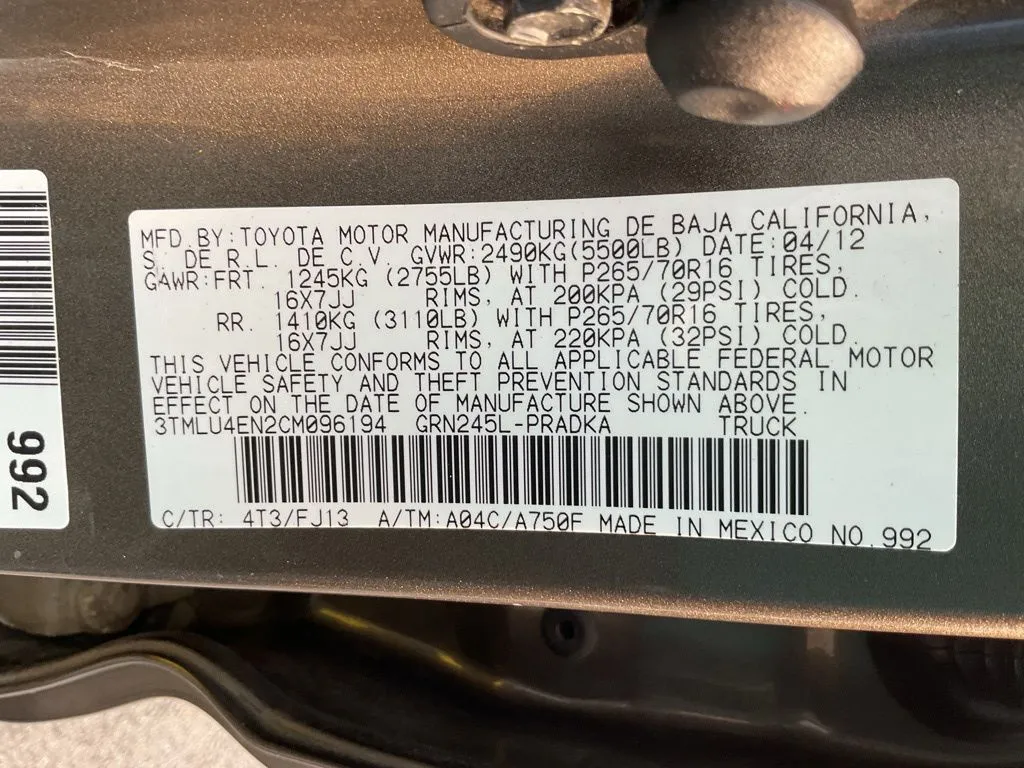 Toyota Tacoma photo 32