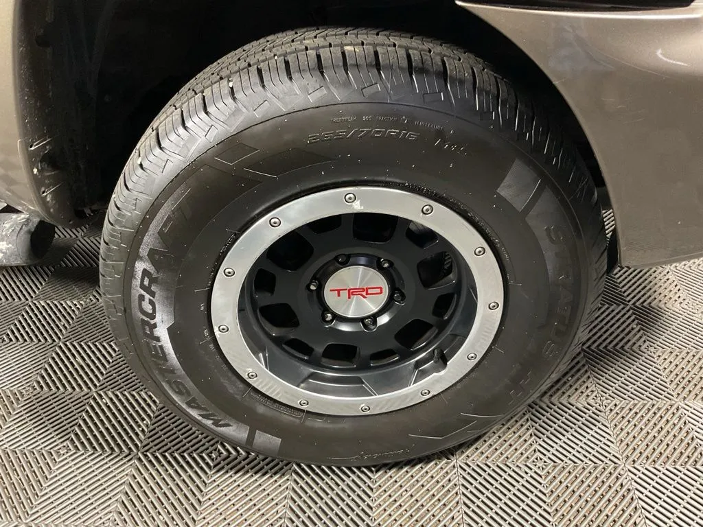 Toyota Tacoma photo 29
