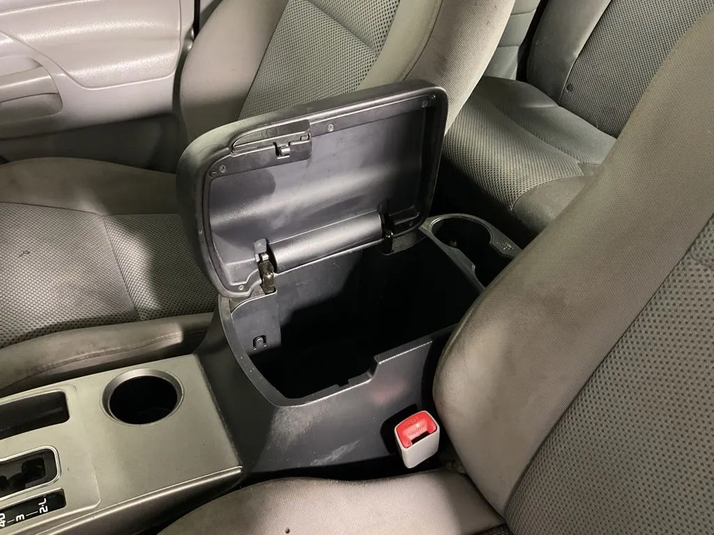 Toyota Tacoma photo 23