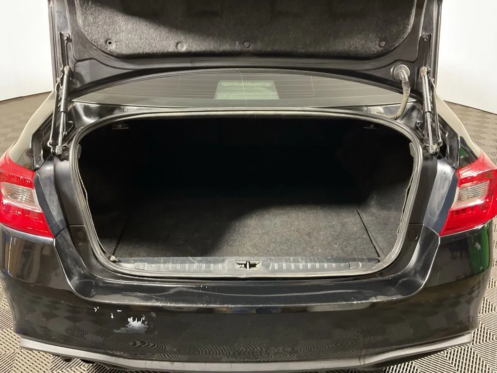 Subaru Legacy photo 14