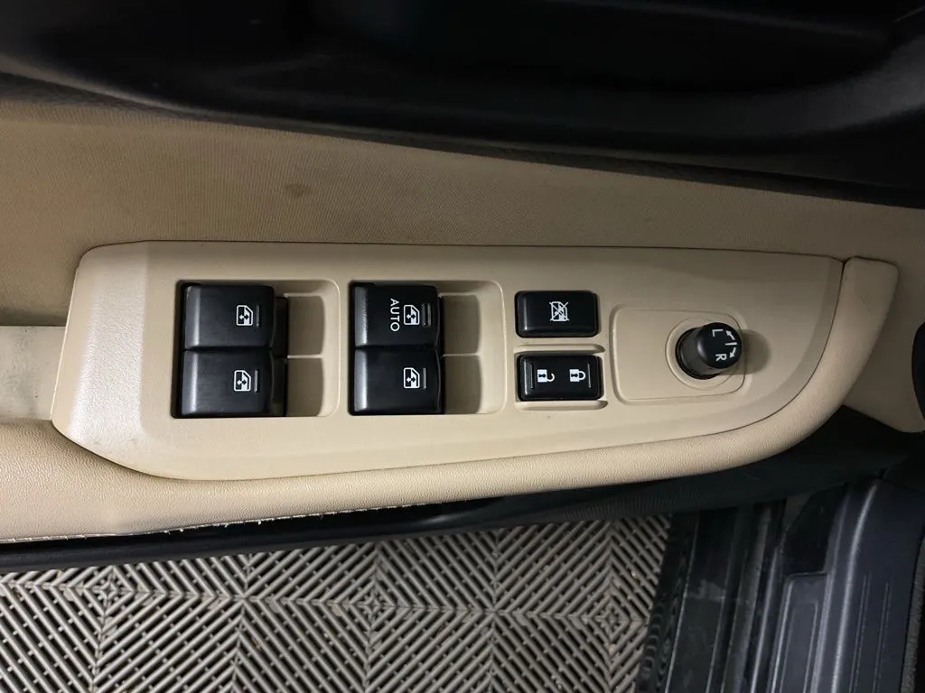 Subaru Legacy photo 18