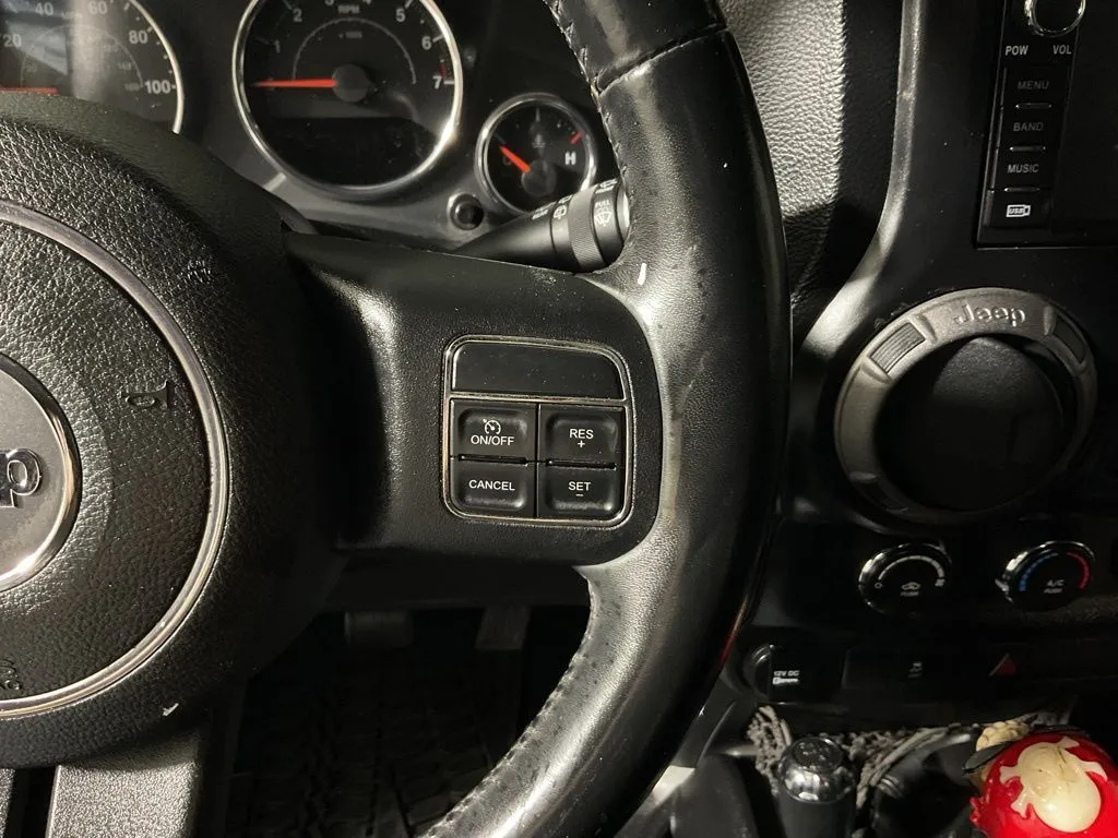 Jeep Wrangler photo 23