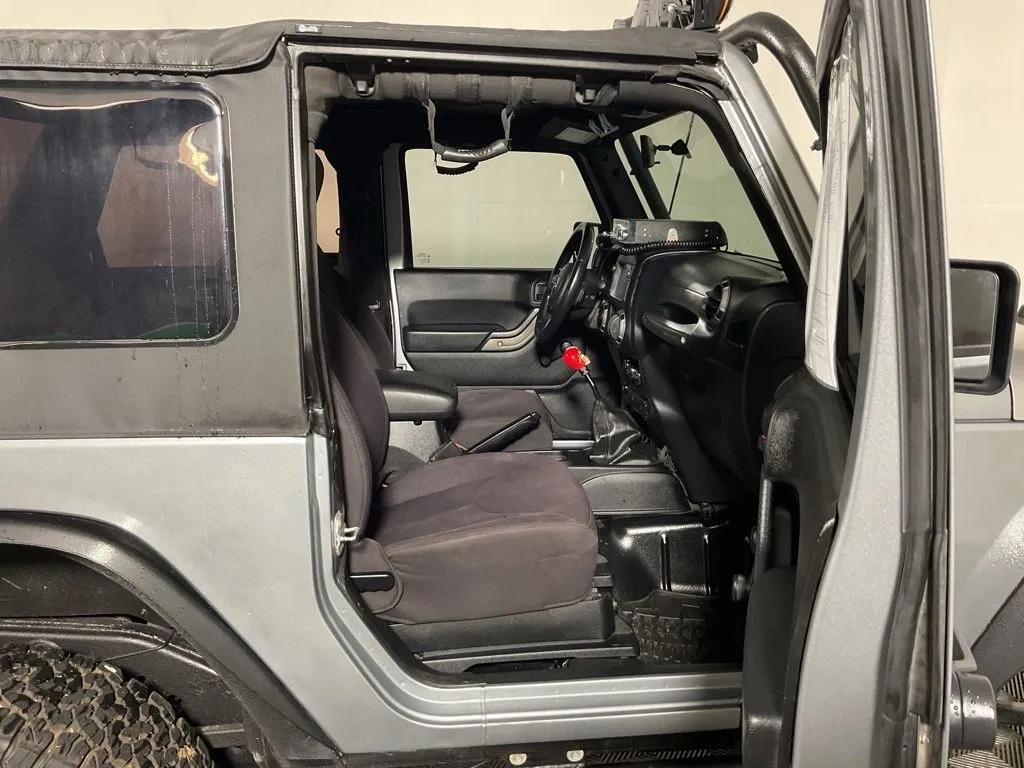 Jeep Wrangler photo 27