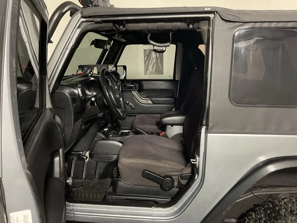 Jeep Wrangler photo 17