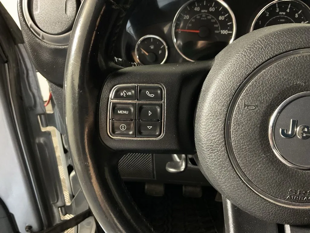 Jeep Wrangler photo 22