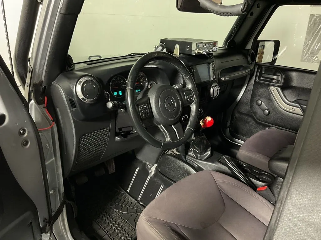 Jeep Wrangler photo 19