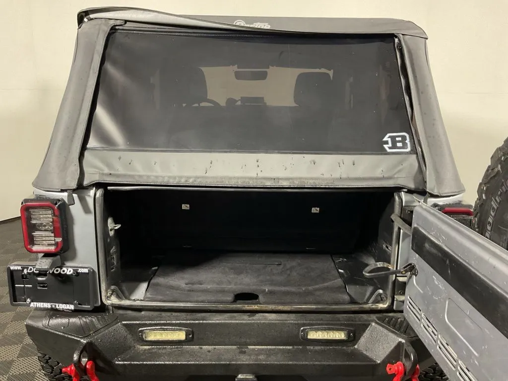 Jeep Wrangler photo 13