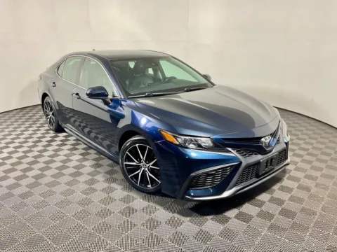 More photos of 2021 Toyota Camry SE at Don Wood Toyota, OH