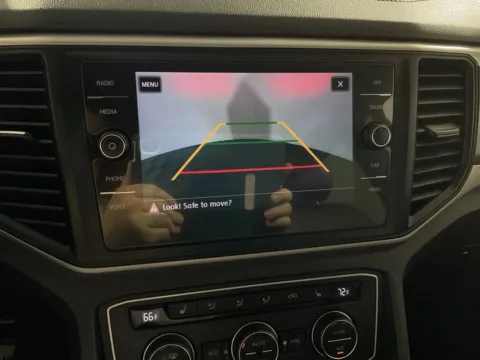 More photos of 2021 Volkswagen Atlas 3.6L V6 SE w/Technology R-Line at Don Wood Toyota, OH
