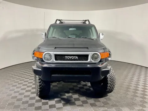 More photos of 2007 Toyota FJ Cruiser at Don Wood Toyota, OH