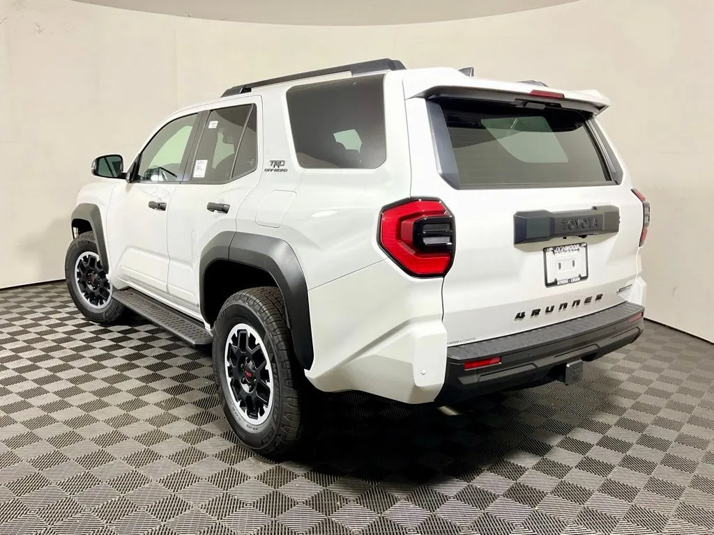 Toyota 4Runner photo 11