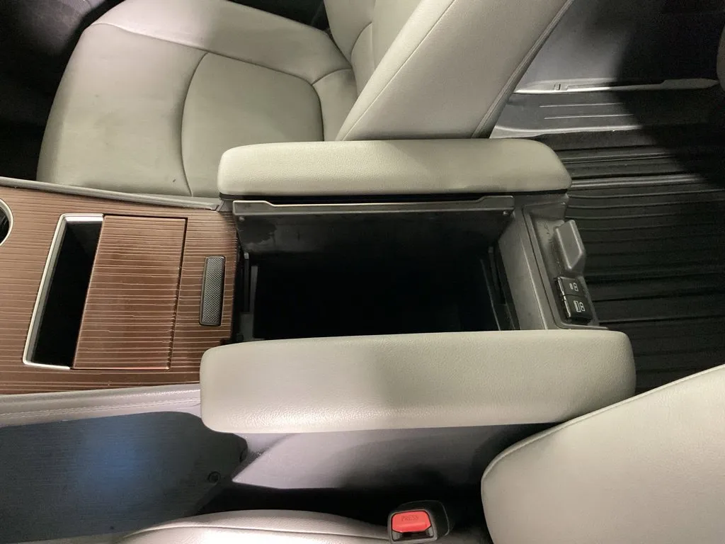 Toyota Sienna photo 31
