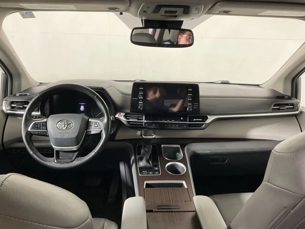 Toyota Sienna photo 23