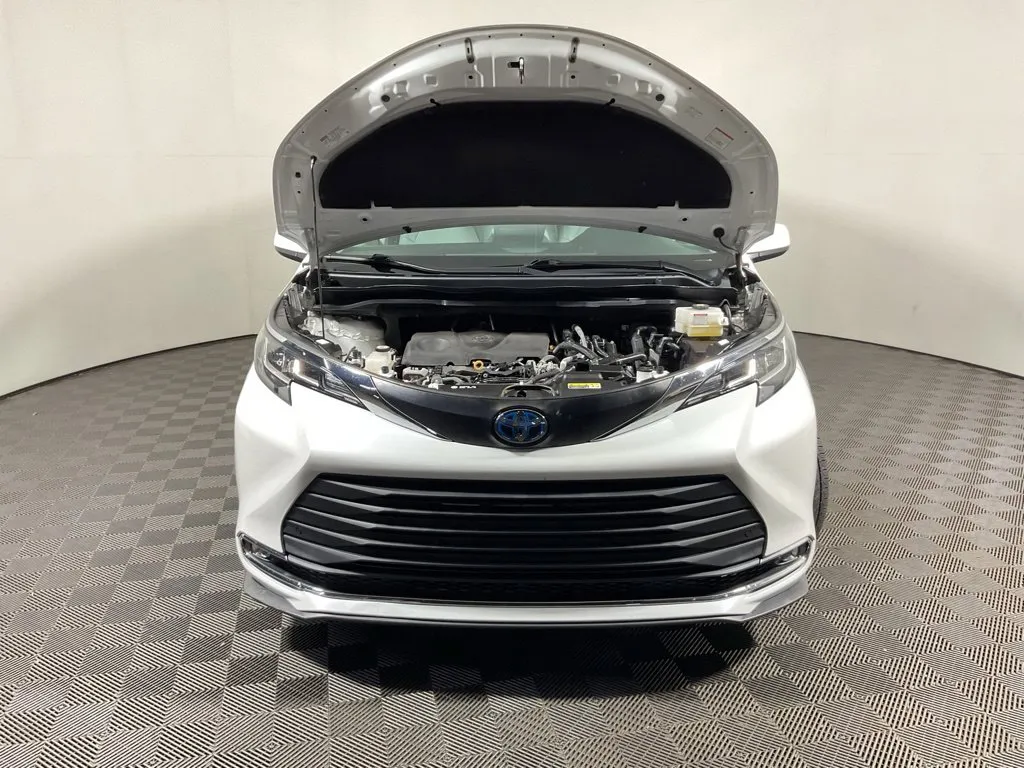 Toyota Sienna photo 9