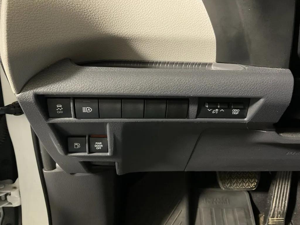 Toyota Sienna photo 29