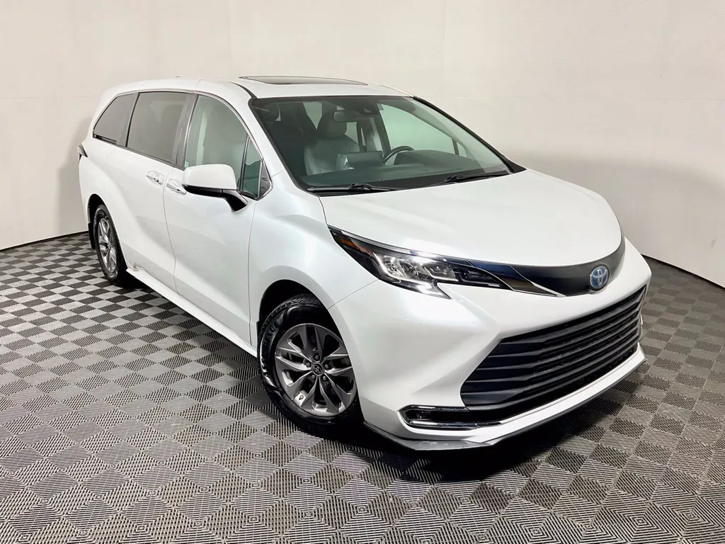 Toyota Sienna photo 7