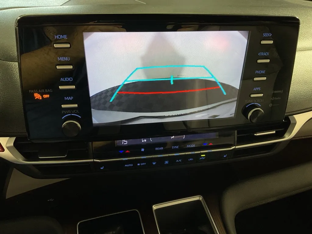 Toyota Sienna photo 5