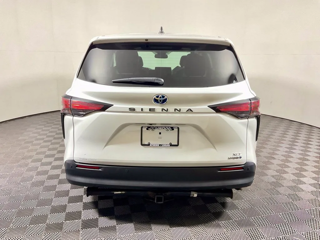 Toyota Sienna photo 14