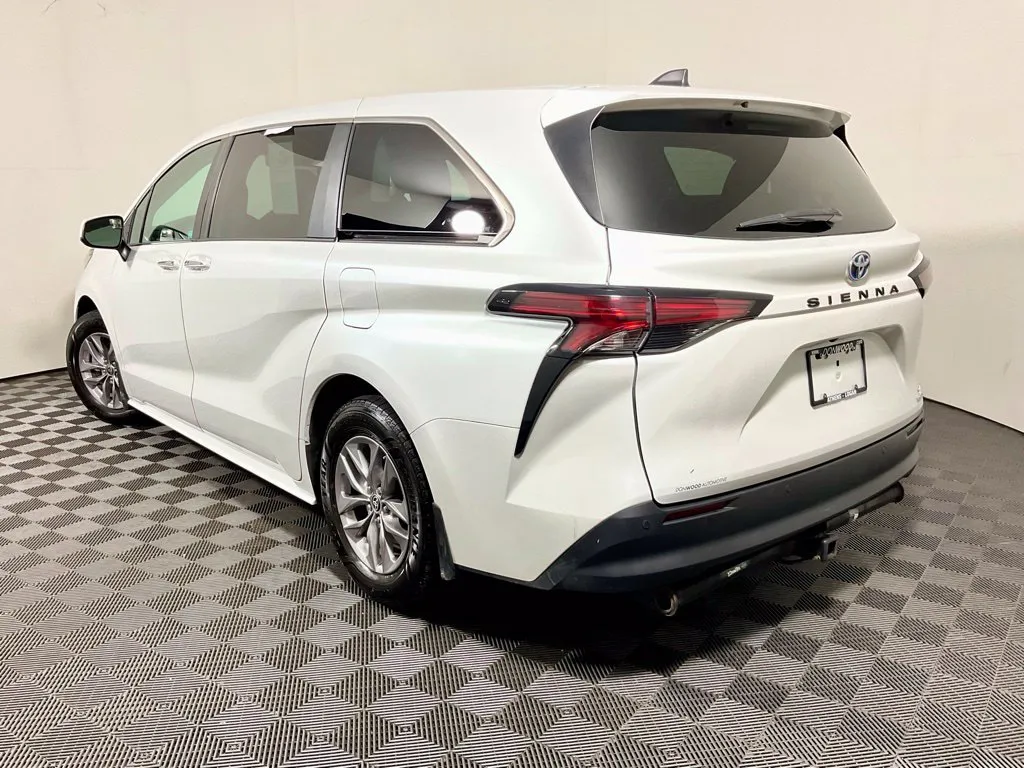 Toyota Sienna photo 12