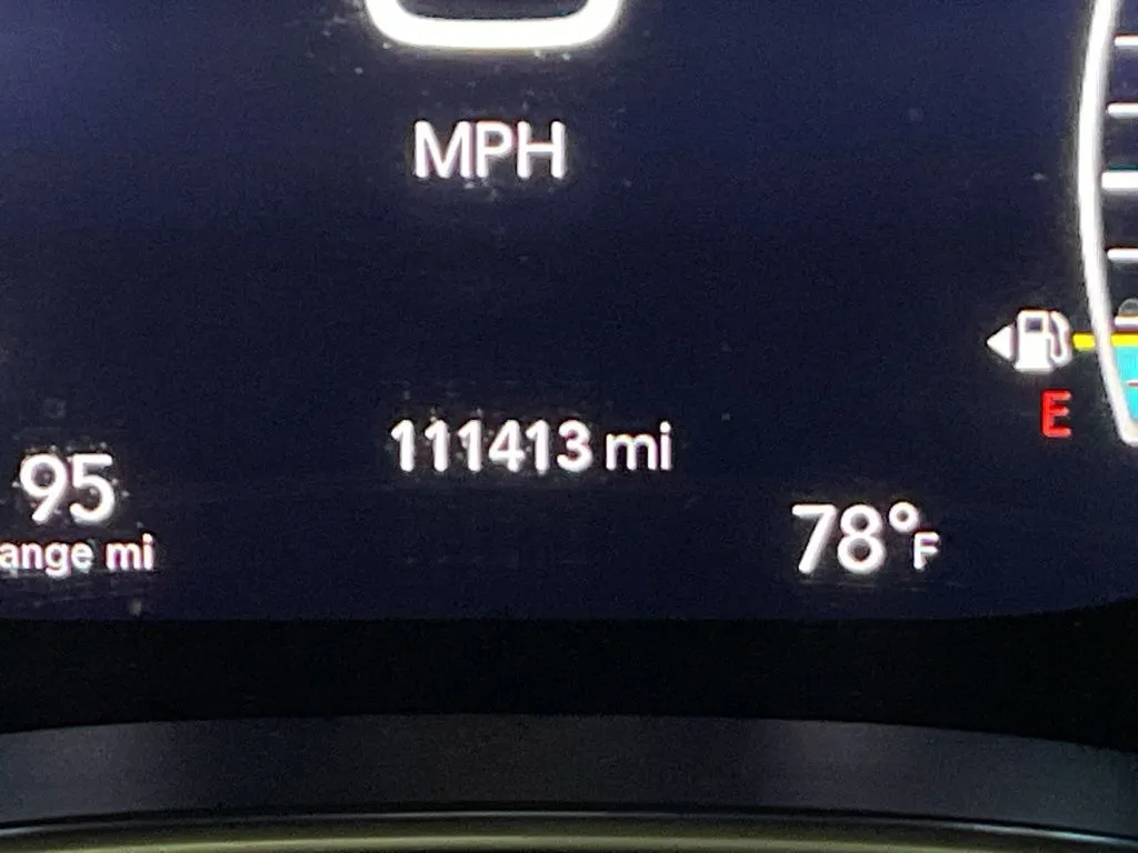 Chrysler Pacifica photo 39