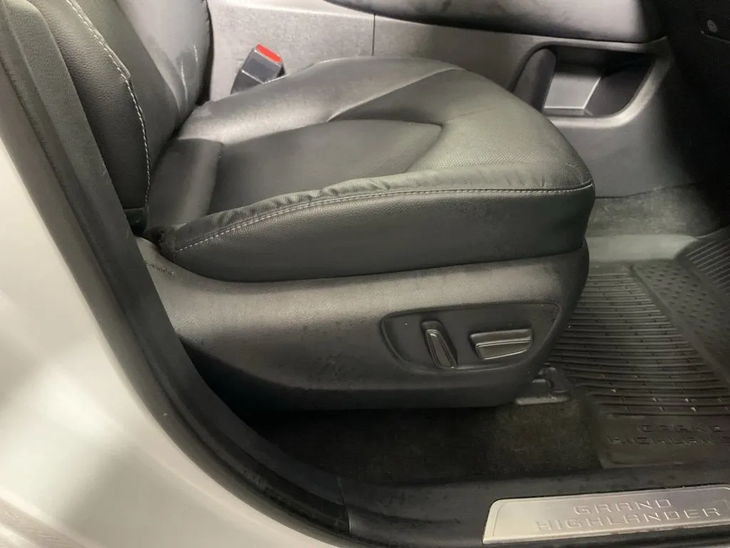 Toyota Grand Highlander photo 39