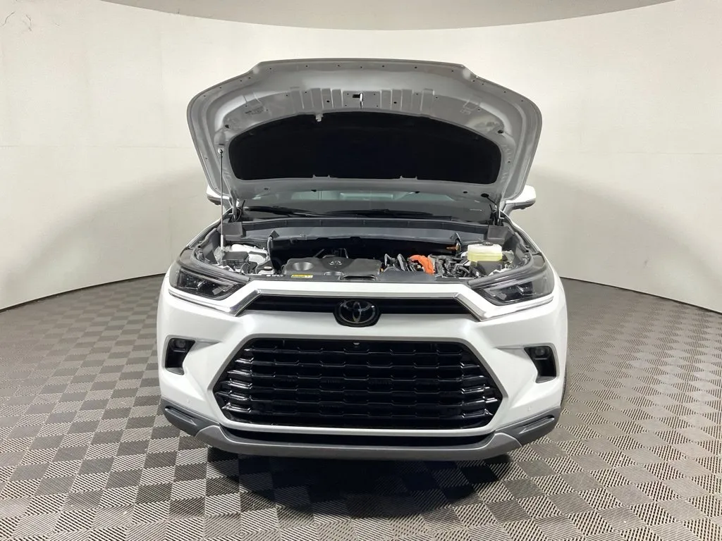 Toyota Grand Highlander photo 11