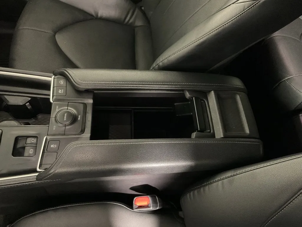 Toyota Grand Highlander photo 32