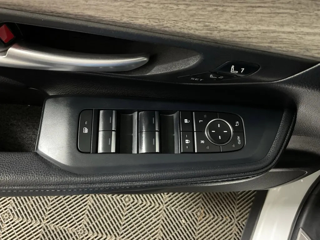 Toyota Grand Highlander photo 21