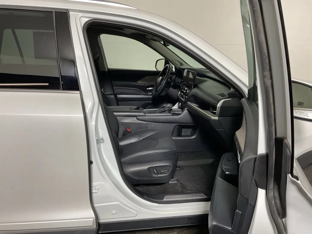 Toyota Grand Highlander photo 38