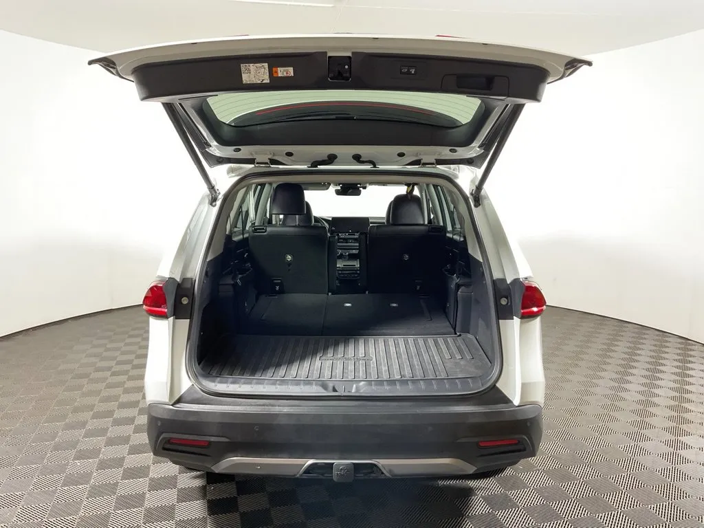Toyota Grand Highlander photo 16