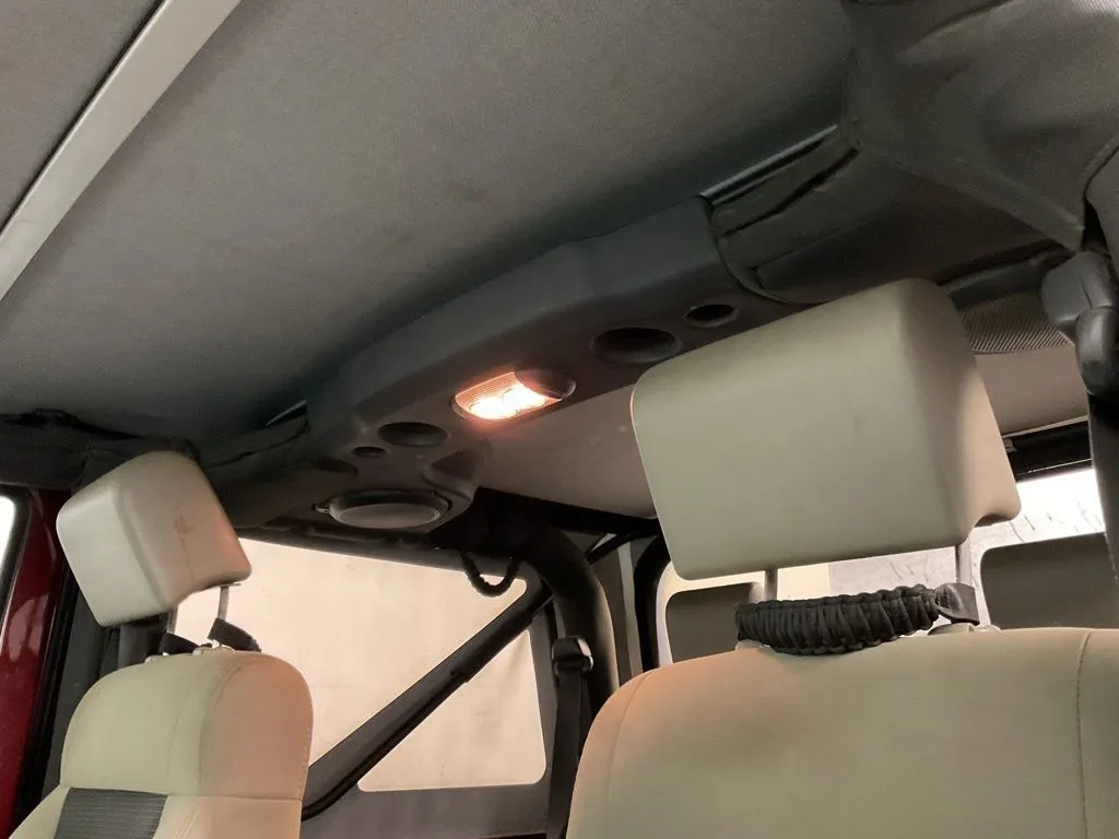 Jeep Wrangler photo 3