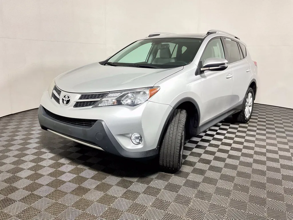 Toyota RAV4 photo 2