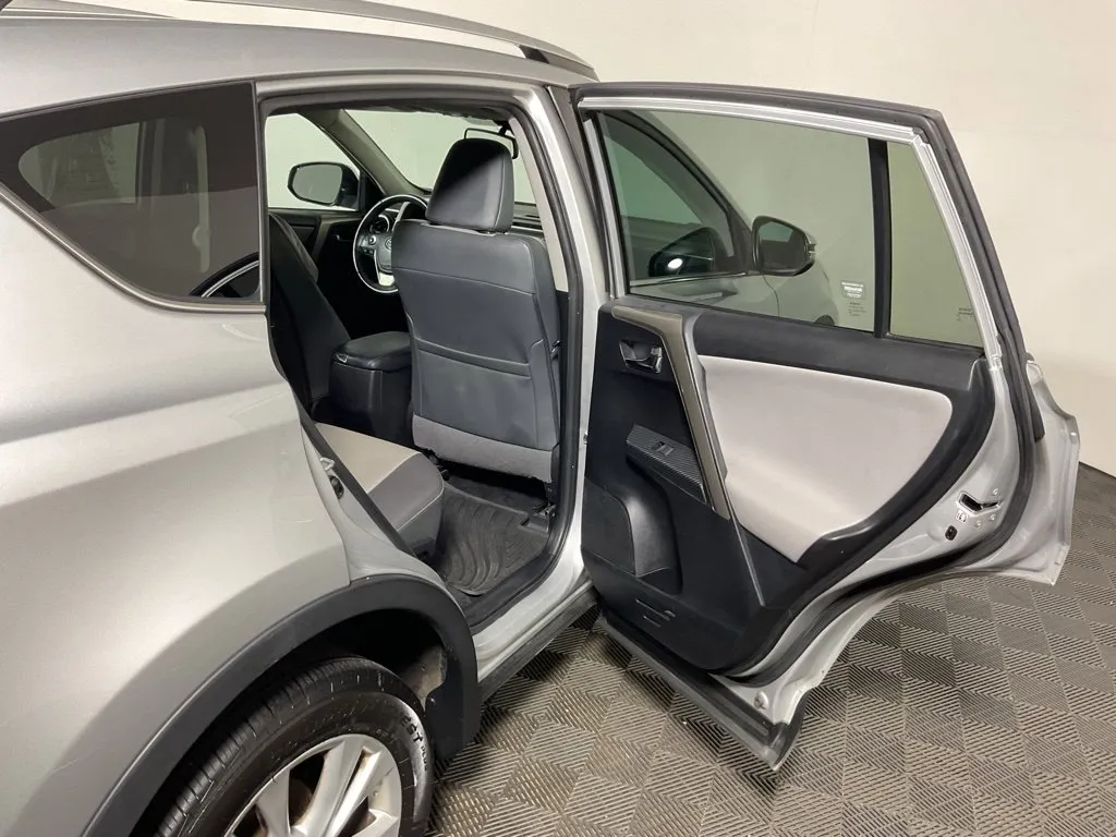 Toyota RAV4 photo 33