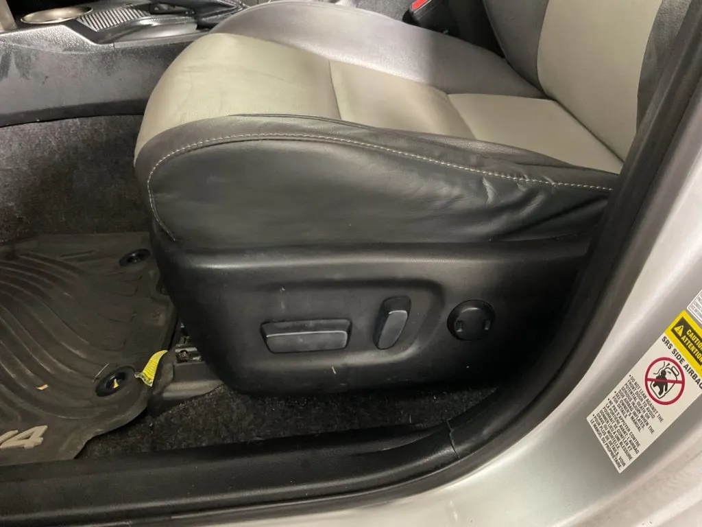 Toyota RAV4 photo 23