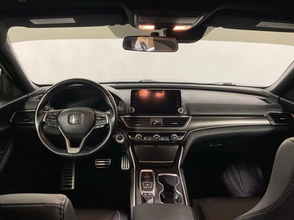 Honda Accord photo 22