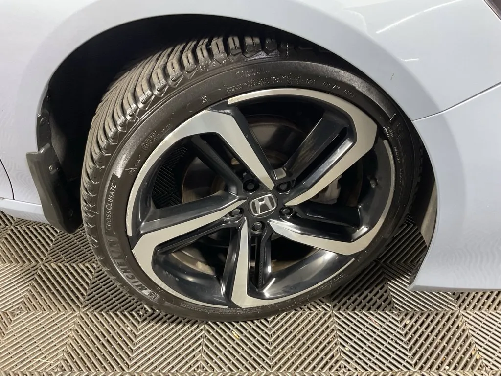 Honda Accord photo 38